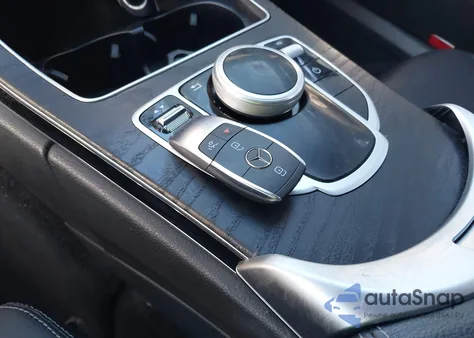 2020 Mercedes-Benz C 300 from USA, damaged, VIN 55SWF8DB8LU323381